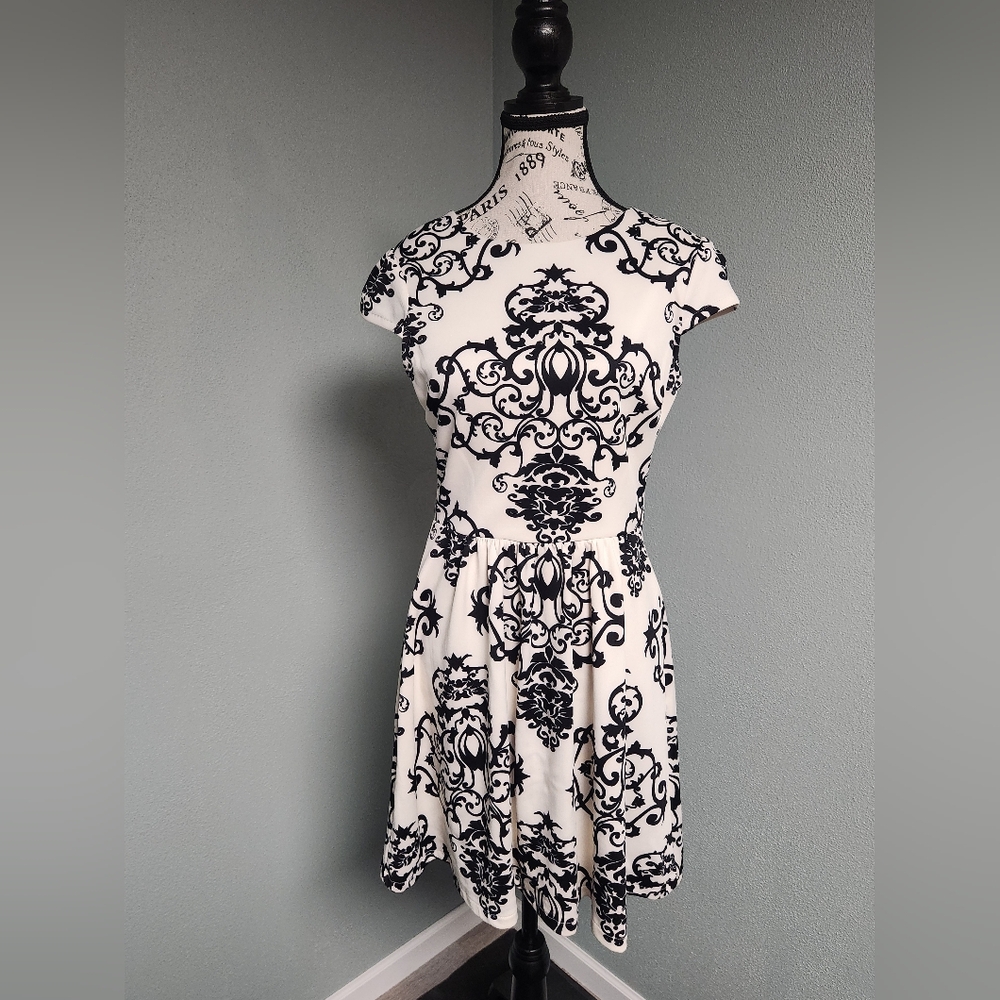 B Darlin Black and White Patterned Dress